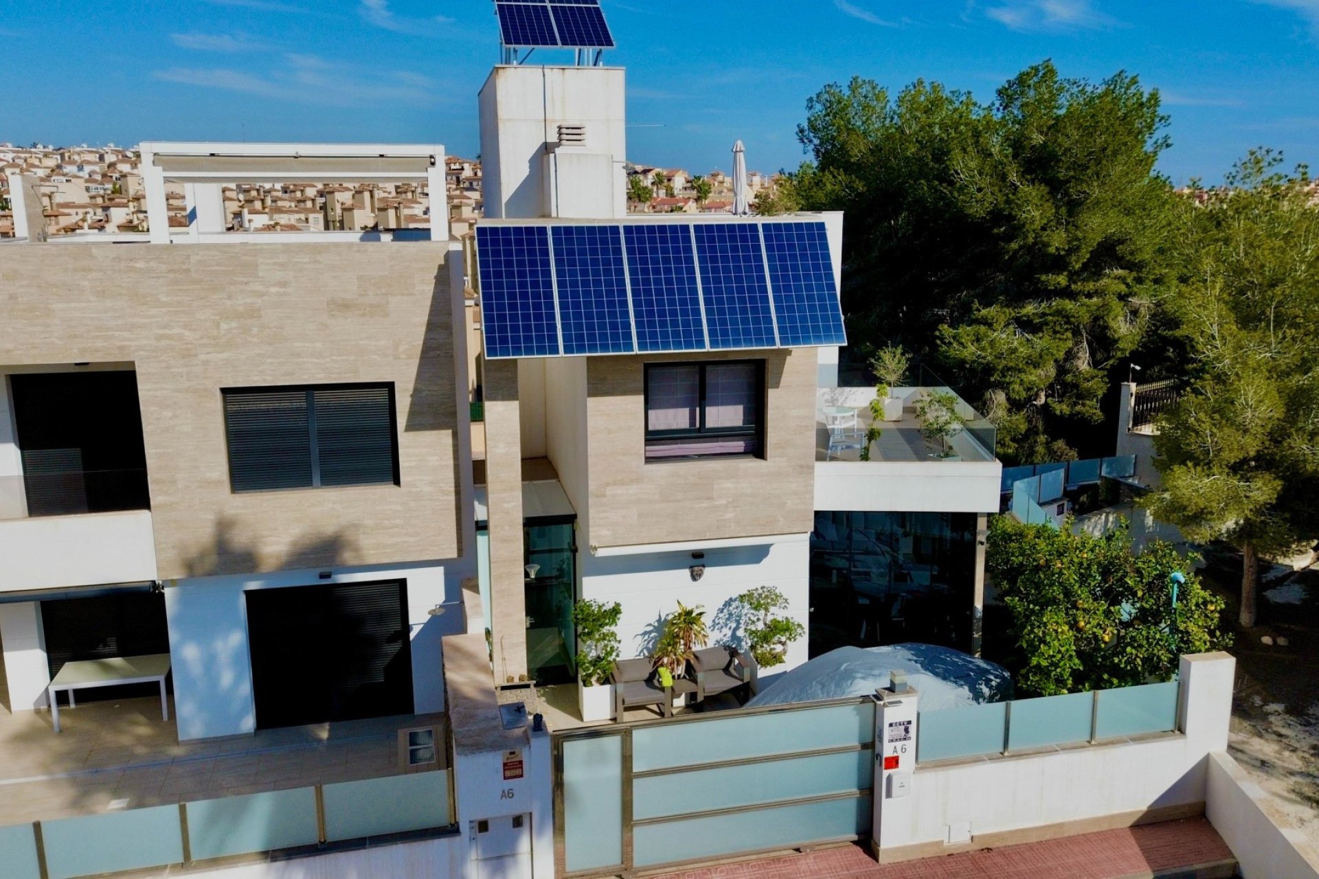 Herverkoop - Villa -
Orihuela Costa - Villamartin