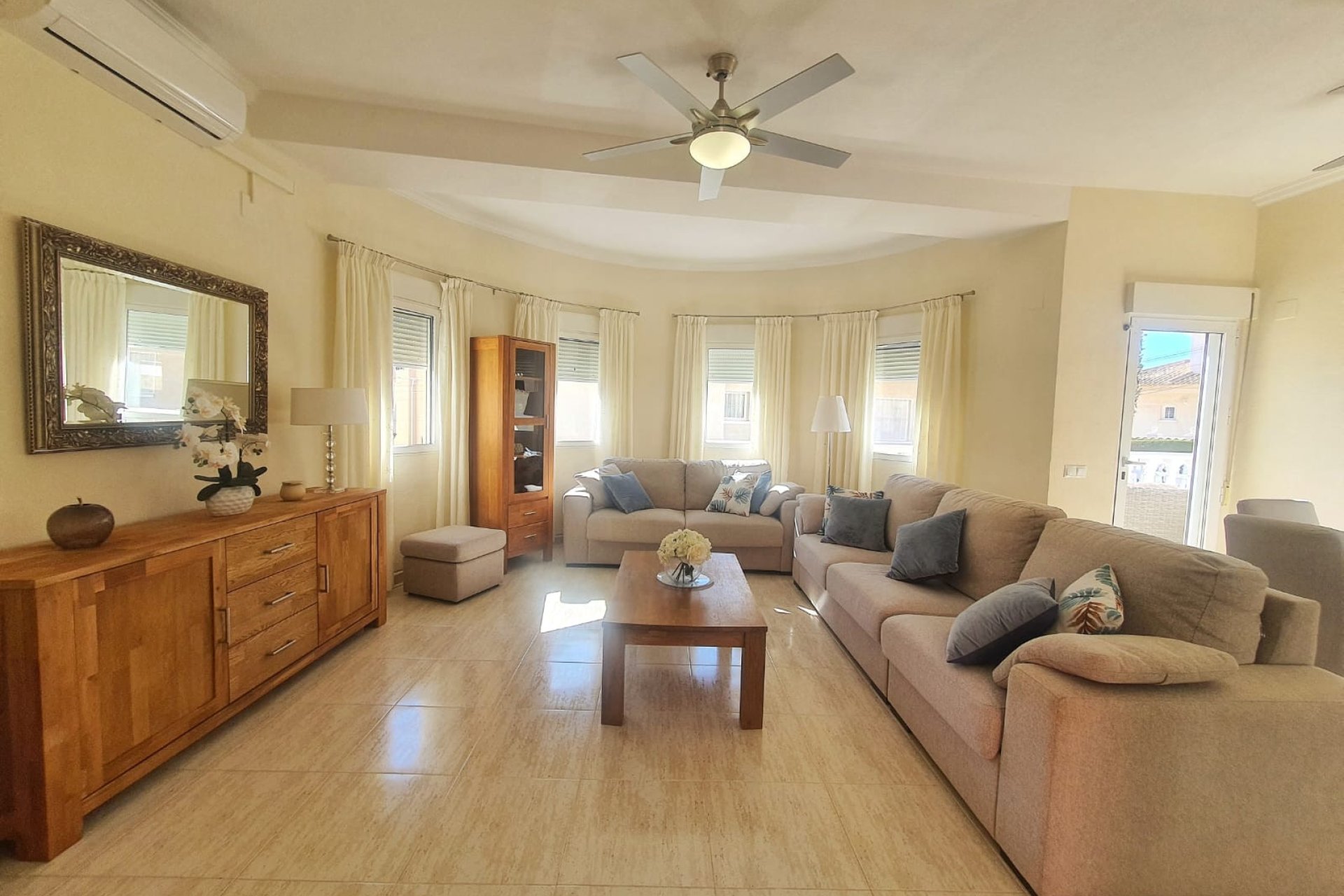 Herverkoop - Villa -
Orihuela Costa - Villamartin