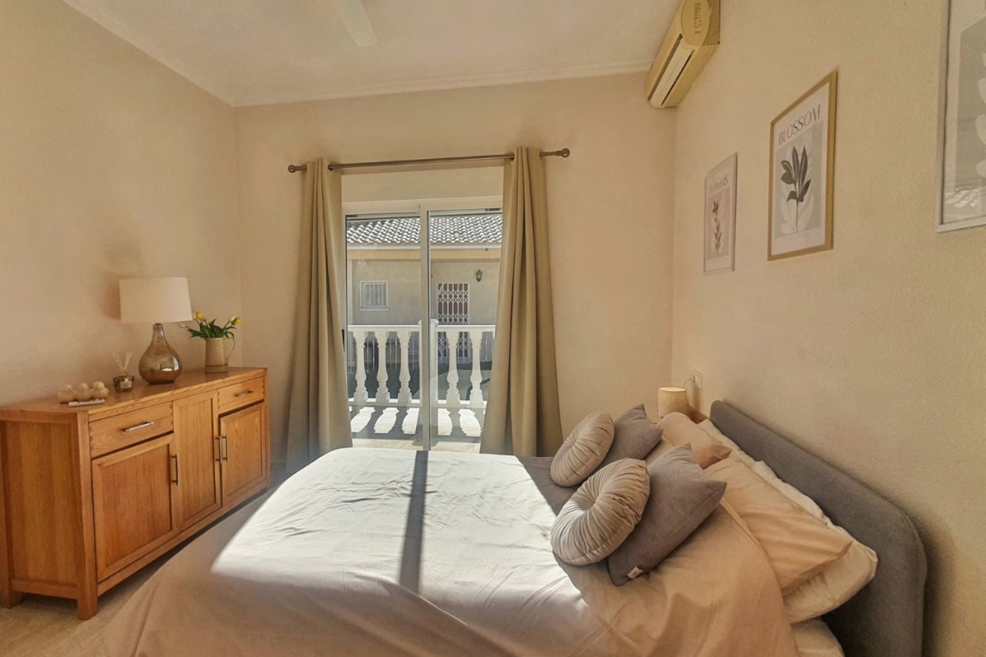 Herverkoop - Villa -
Orihuela Costa - Villamartin