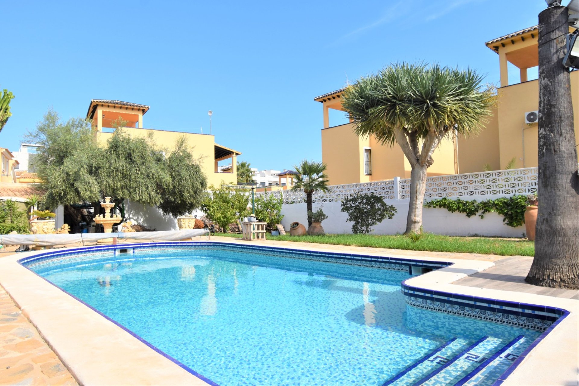 Herverkoop - Villa -
Orihuela Costa - Villamartin