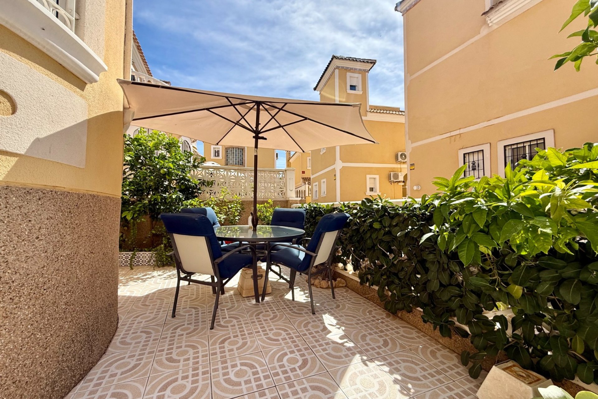 Herverkoop - Villa -
Orihuela Costa - Villamartin