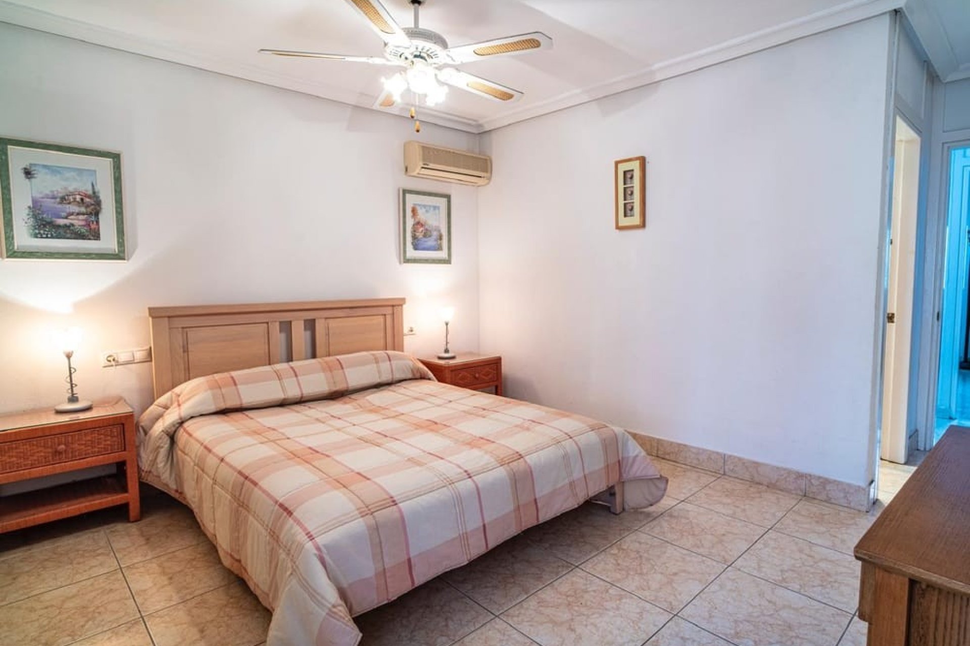 Herverkoop - Villa -
Orihuela Costa - Villamartin