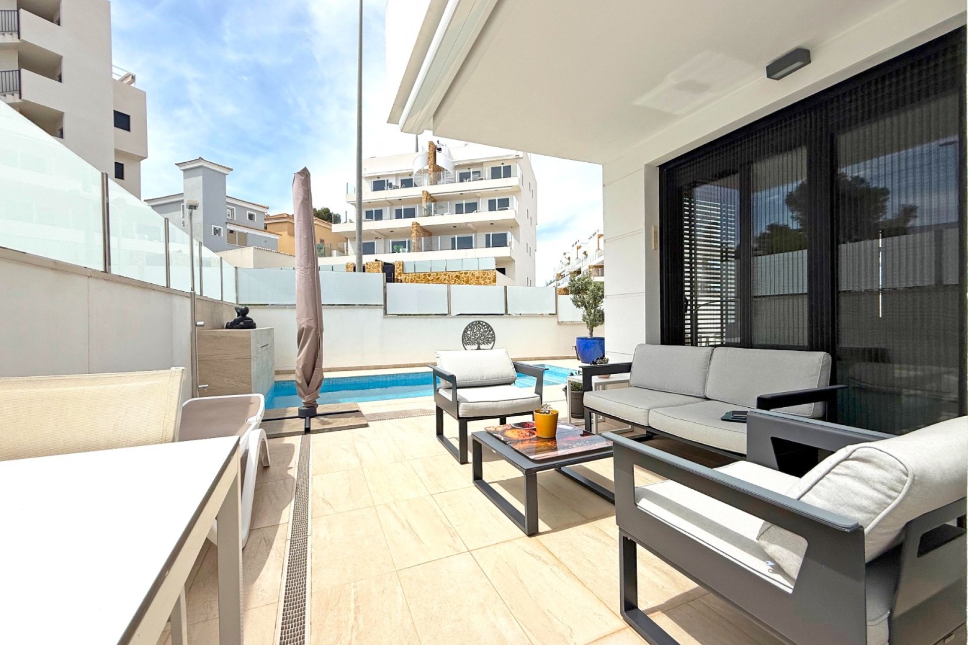 Herverkoop - Villa -
Orihuela Costa - Villamartin