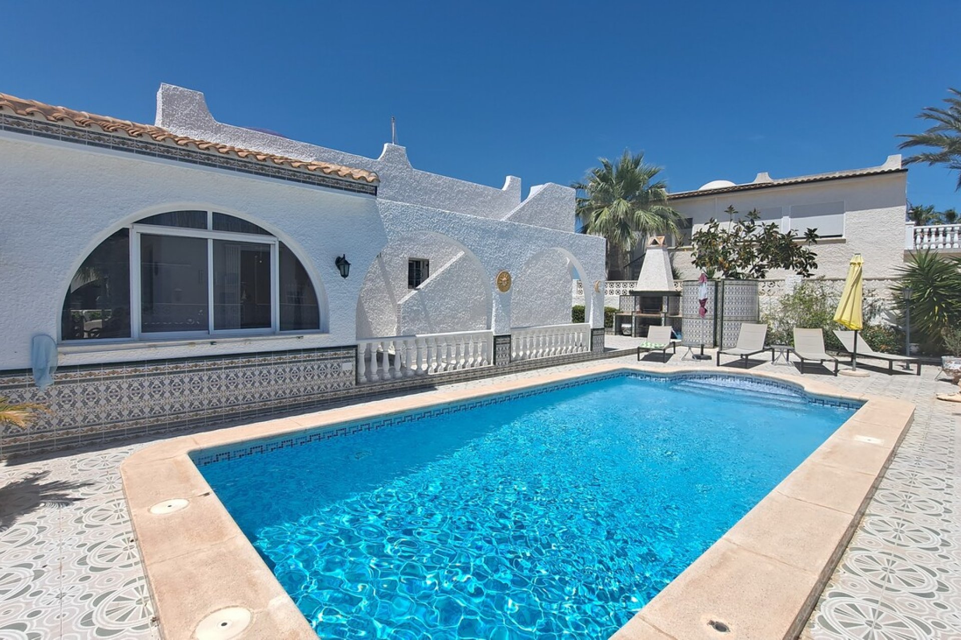 Herverkoop - Villa -
Orihuela Costa - Villamartin