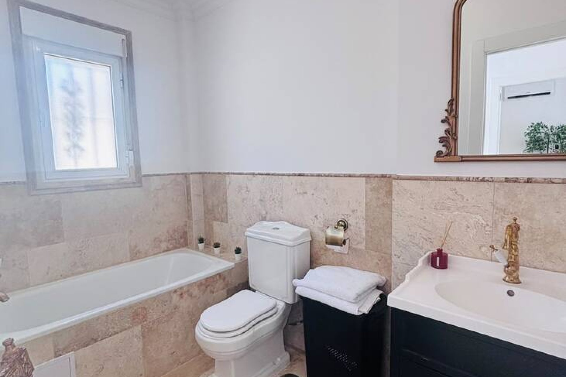 Herverkoop - Villa -
Orihuela Costa - Villamartin