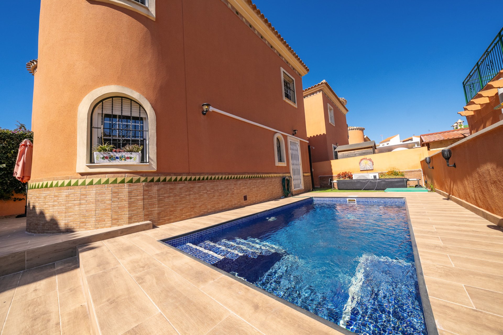 Herverkoop - Villa -
Playa Flamenca - Sportcentre