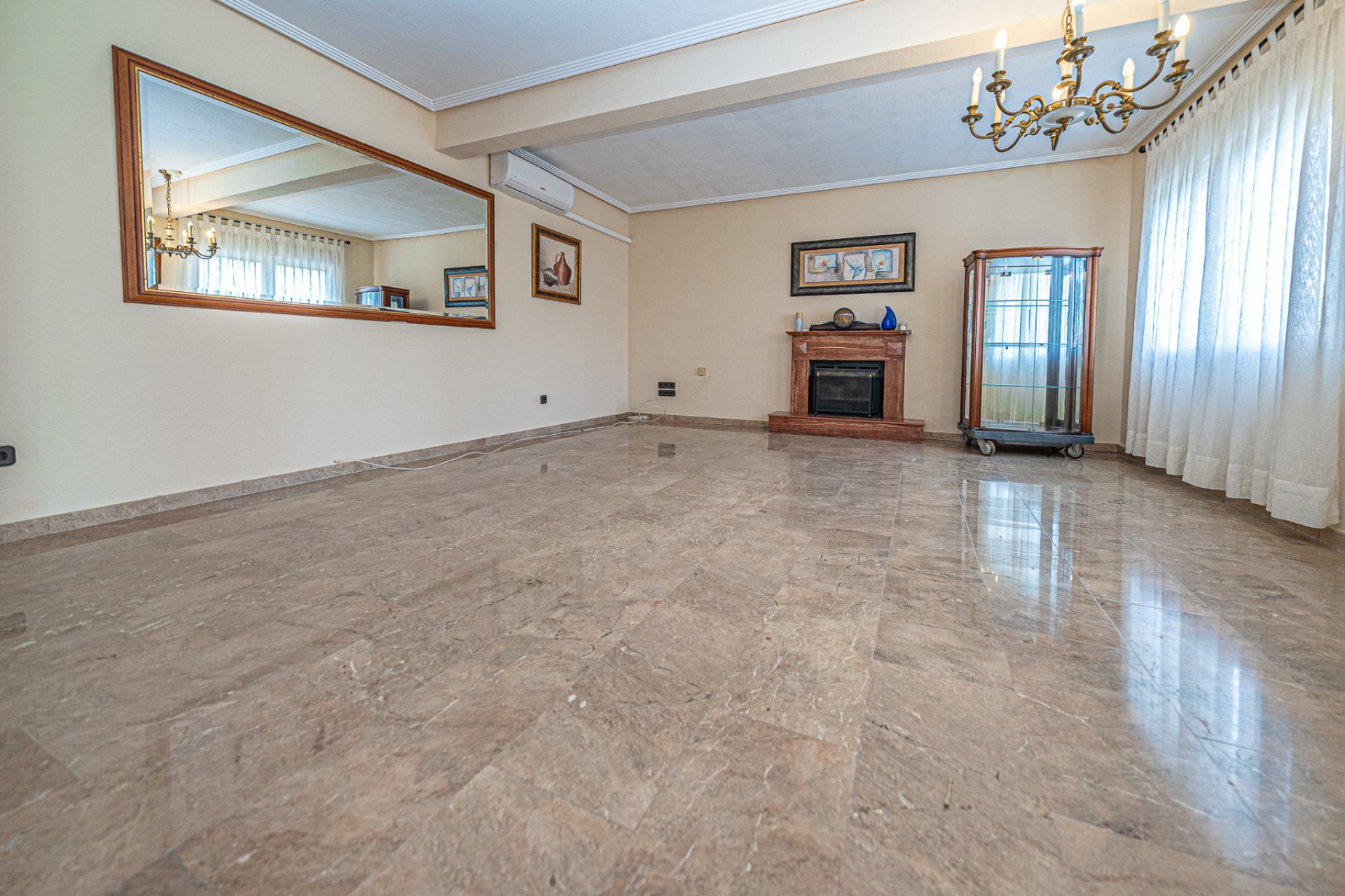 Herverkoop - Villa -
Torrevieja - El Chaparral