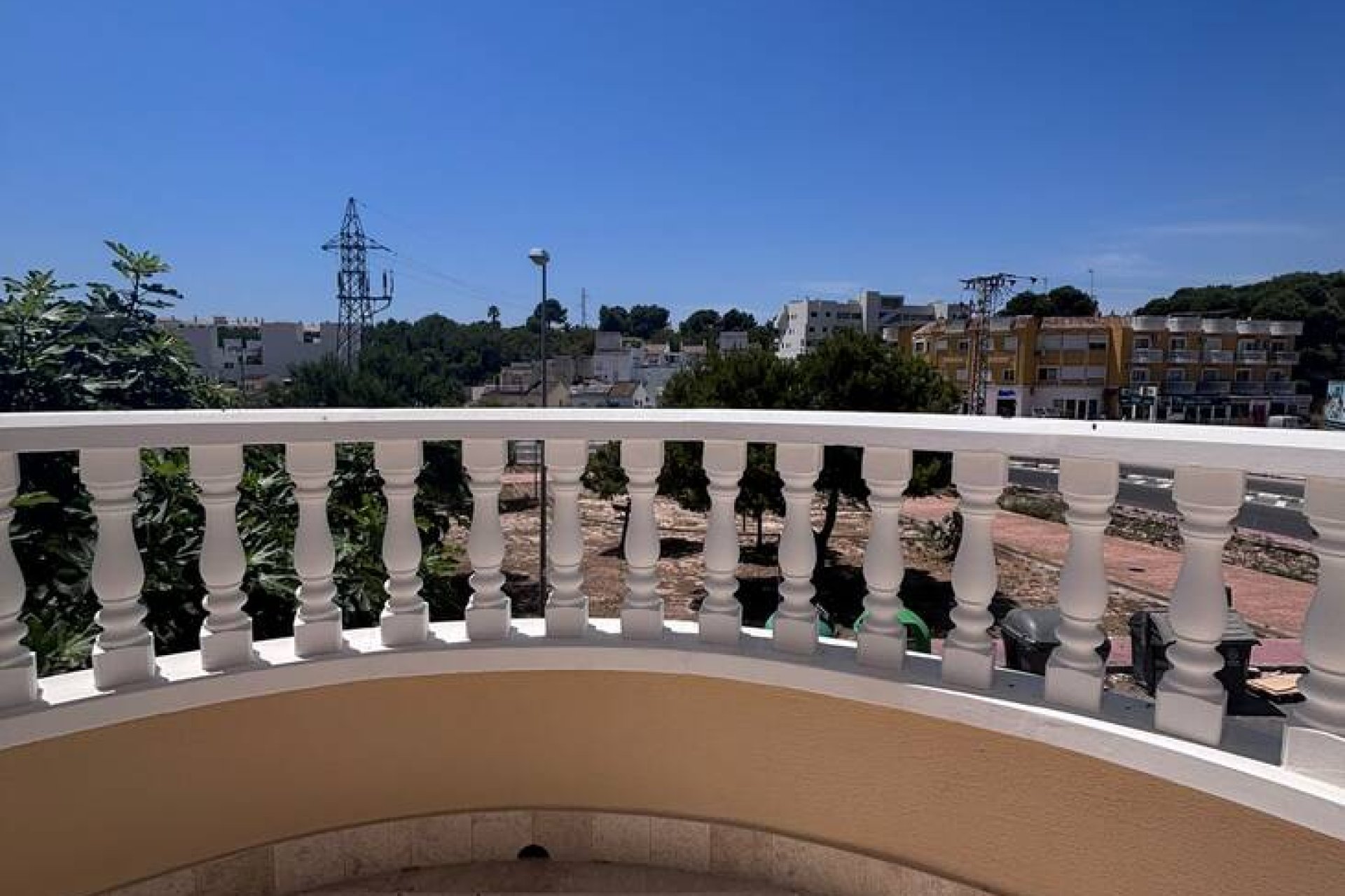Herverkoop - Villa -
Villamartín - Blue Lagoon