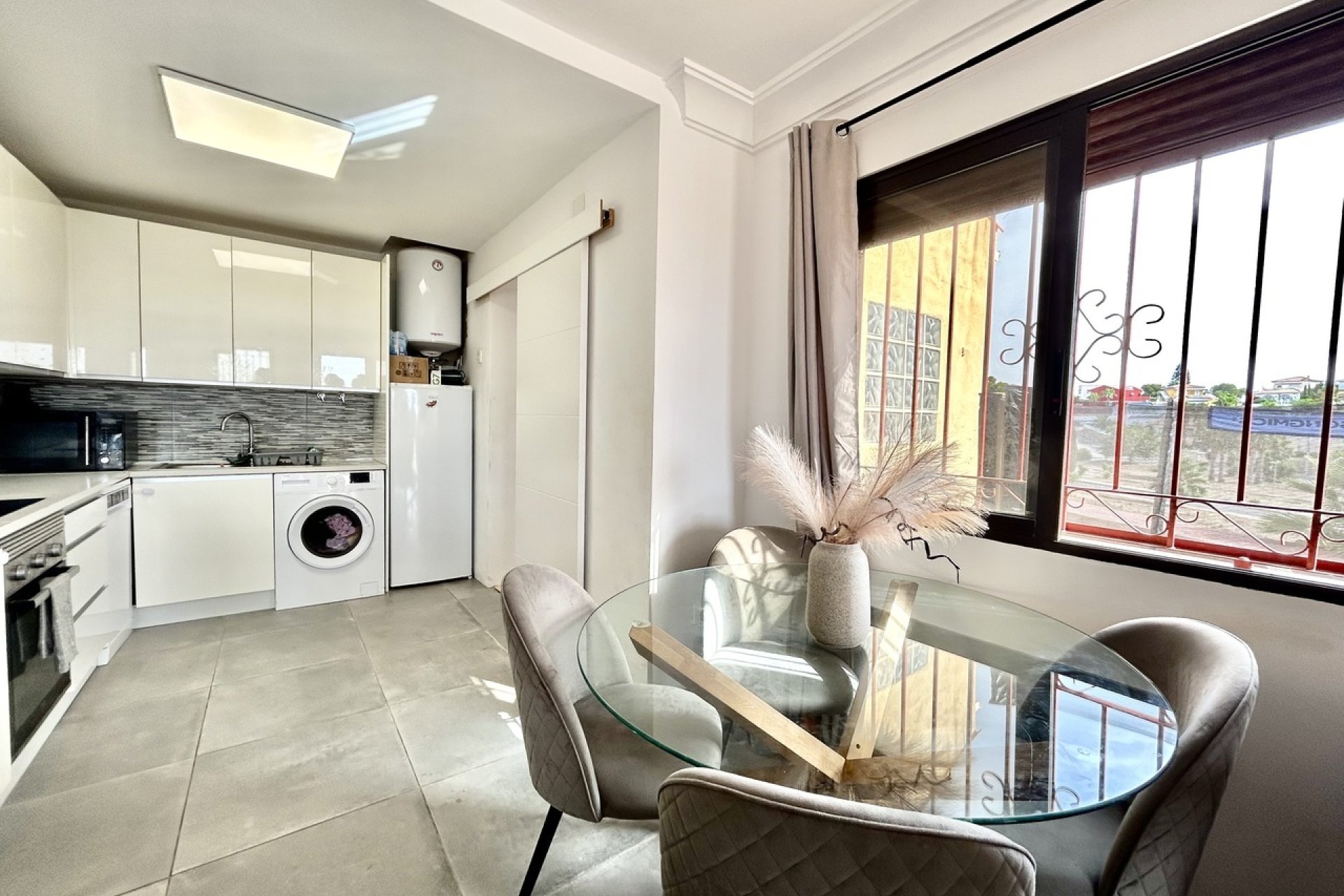 Herverkoop - Villa -
Villamartín - Blue Lagoon
