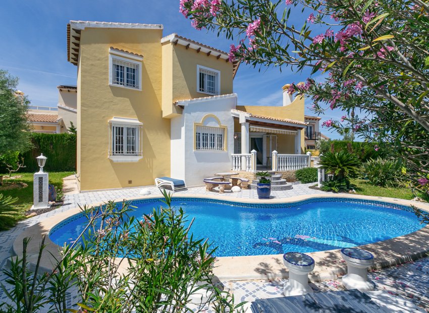 Herverkoop - Villa -
Villamartín - Rioja
