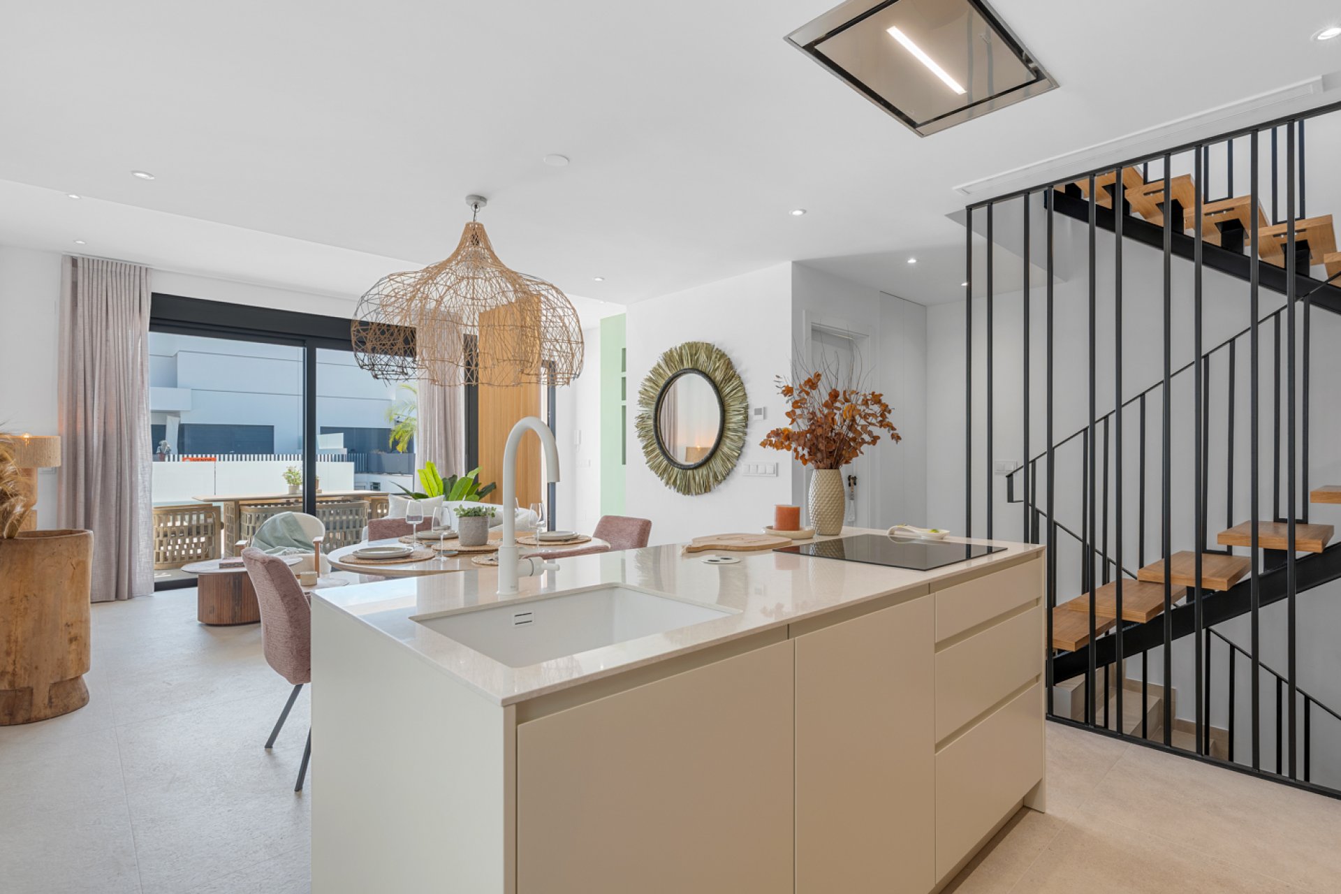 Neue Gebäude - Stadthaus -
Dolores