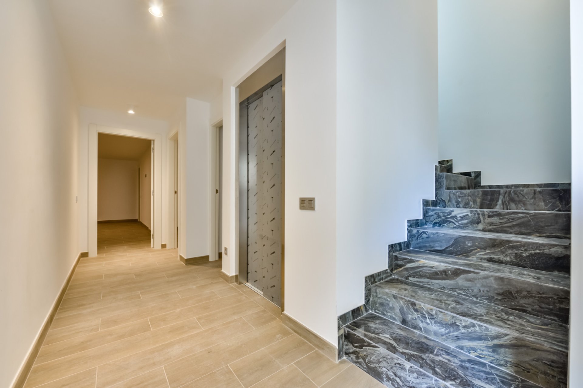 Neue Gebäude - Villa -
Finestrat