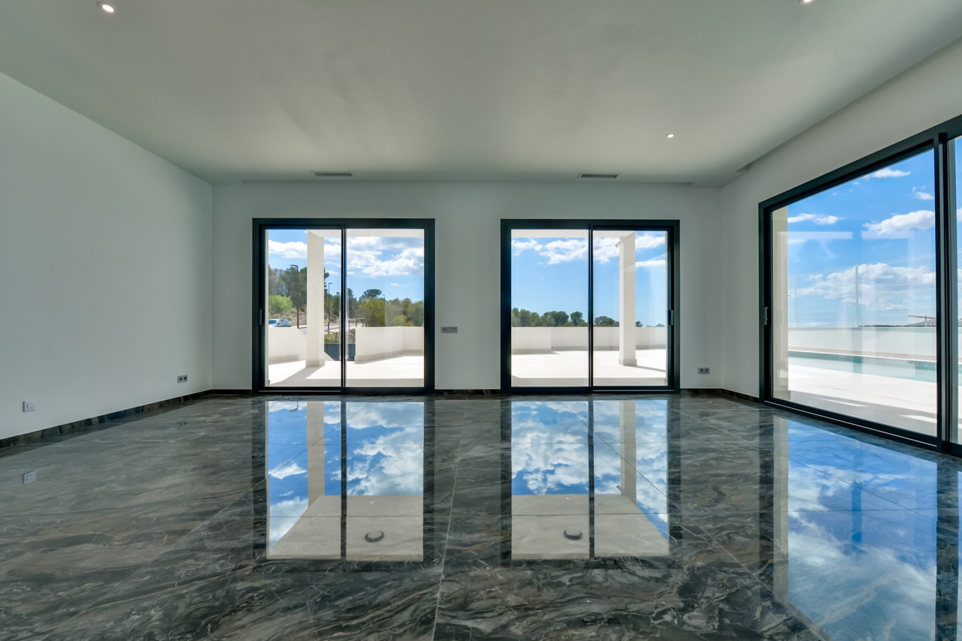 Neue Gebäude - Villa -
Finestrat