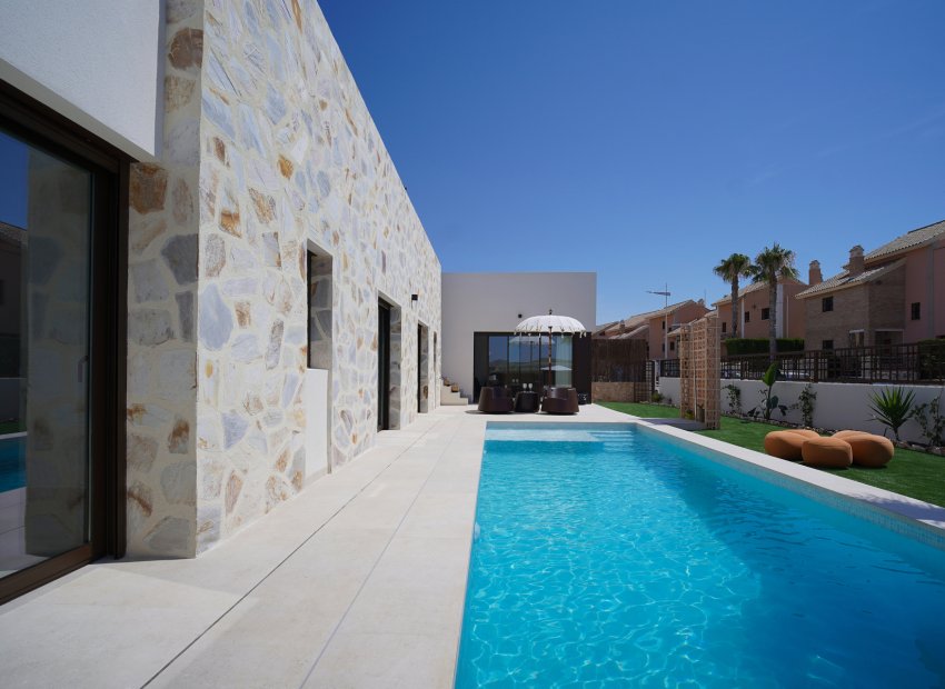 Neue Gebäude - Villa -
La Finca Golf