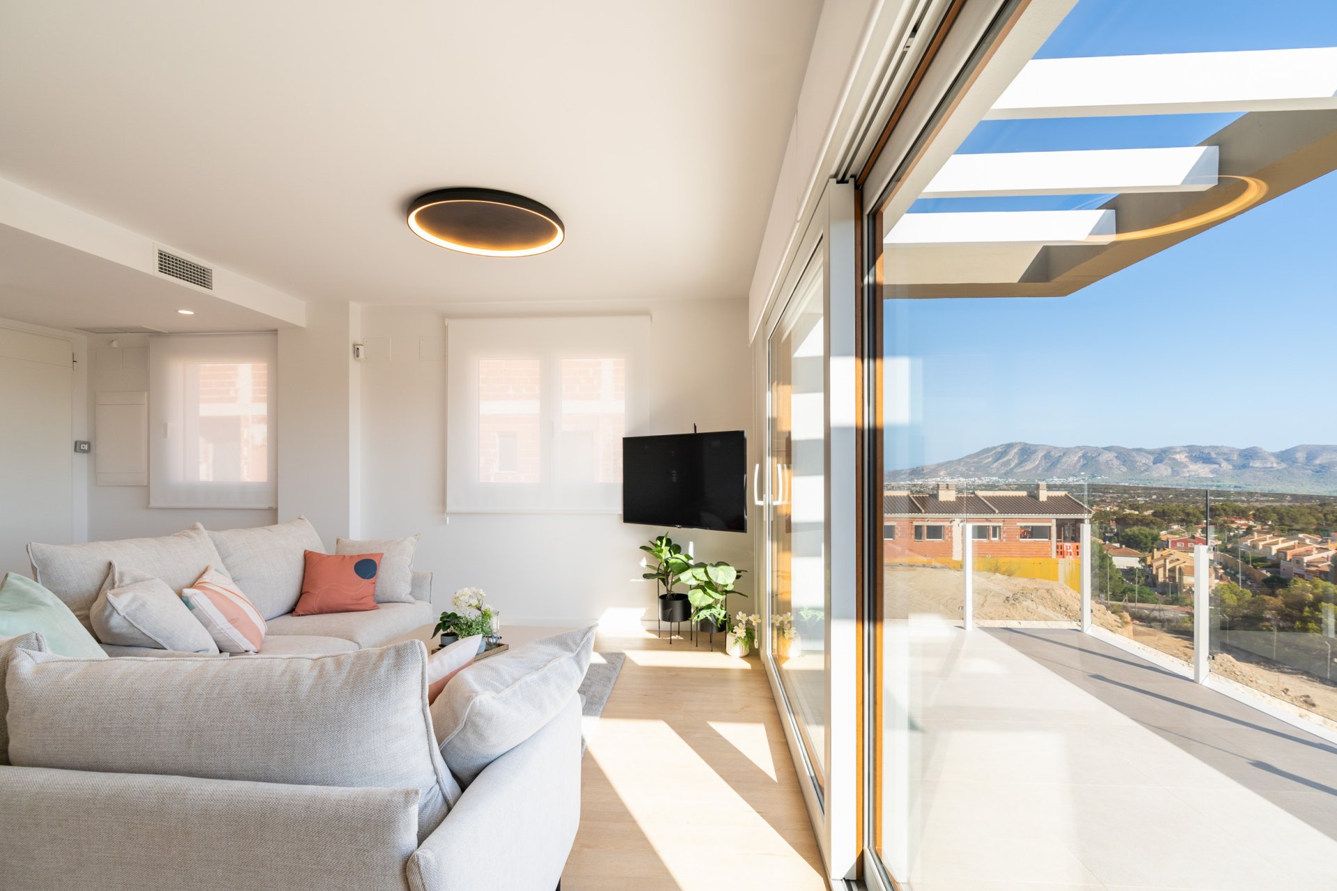 Neue Gebäude - Villa -
La Nucía