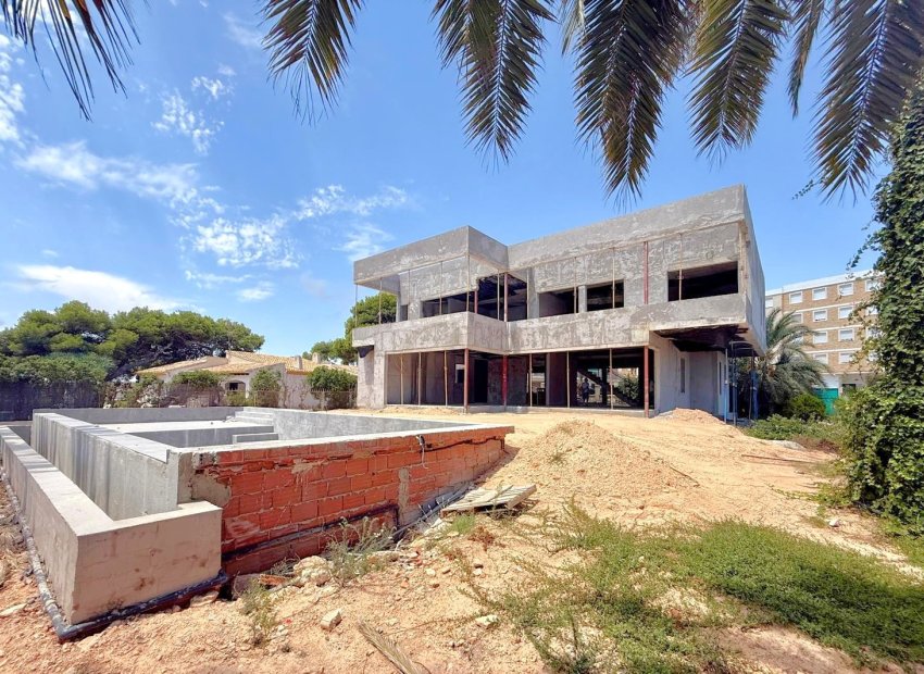 Neue Gebäude - Villa -
Orihuela Costa - Punta Prima