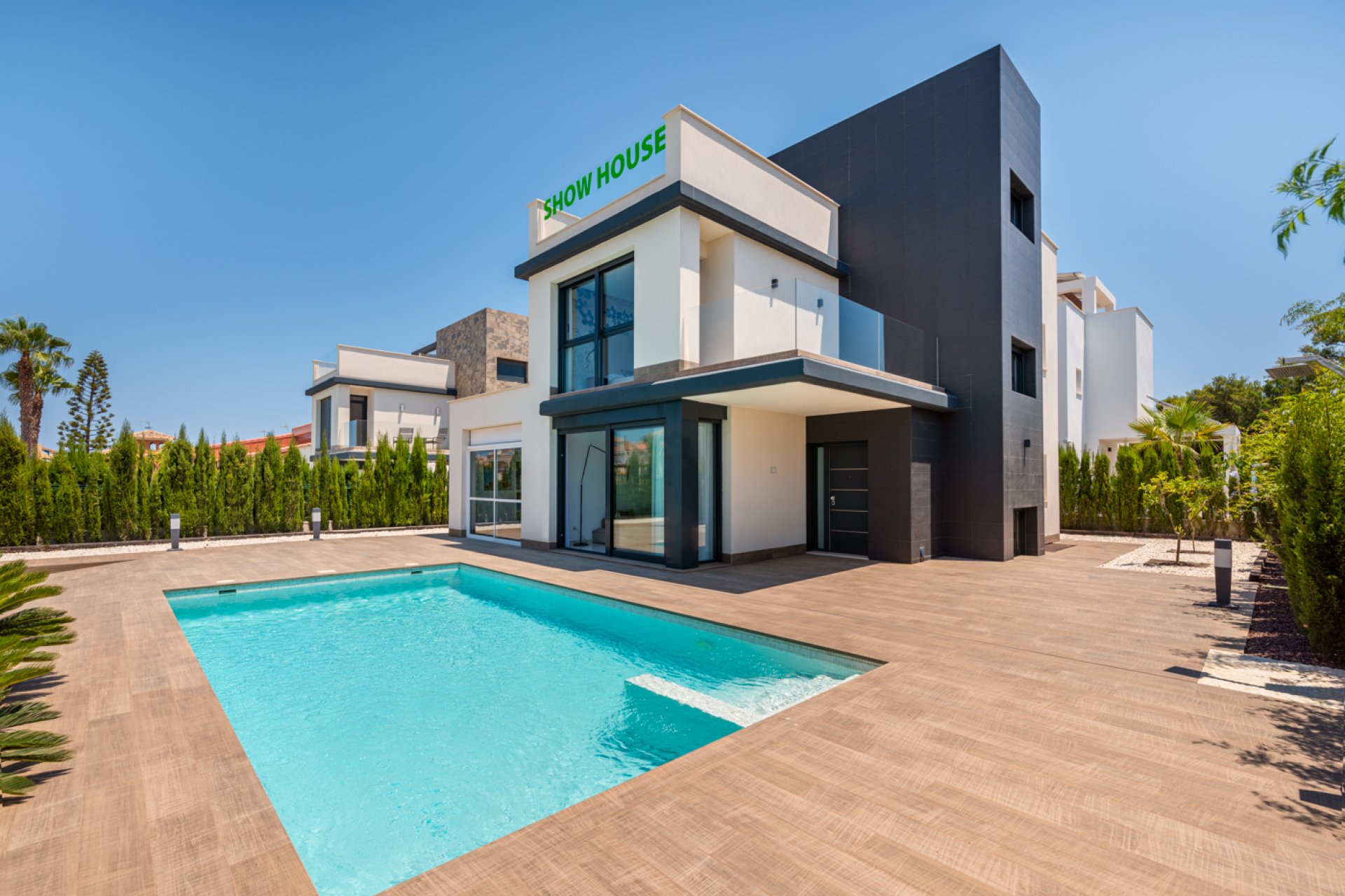 Neue Gebäude - Villa -
Playa Paraiso