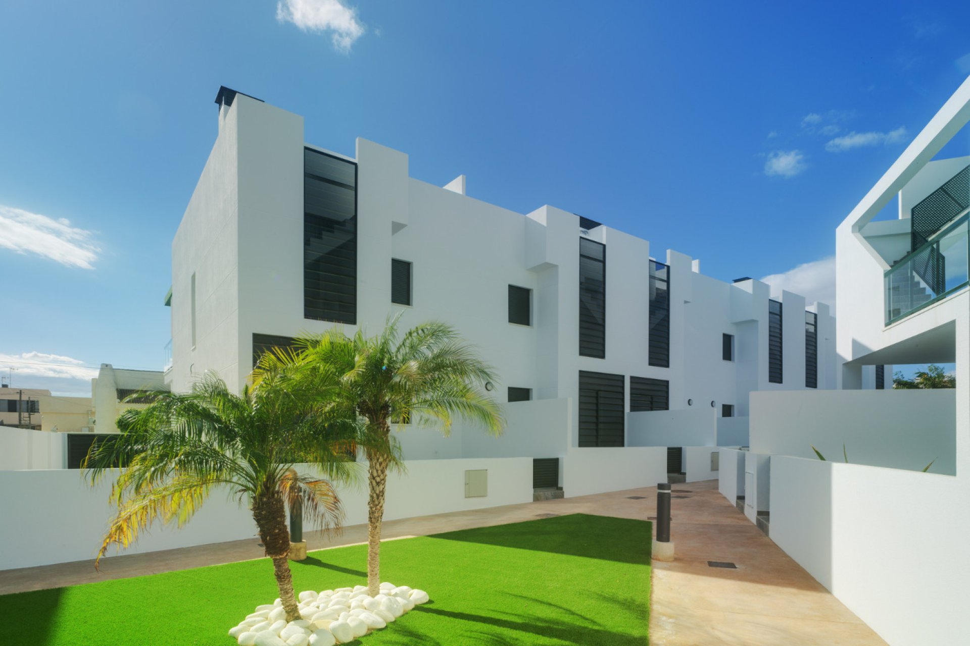 Neue Gebäude - Wohnung -
Mil Palmeras