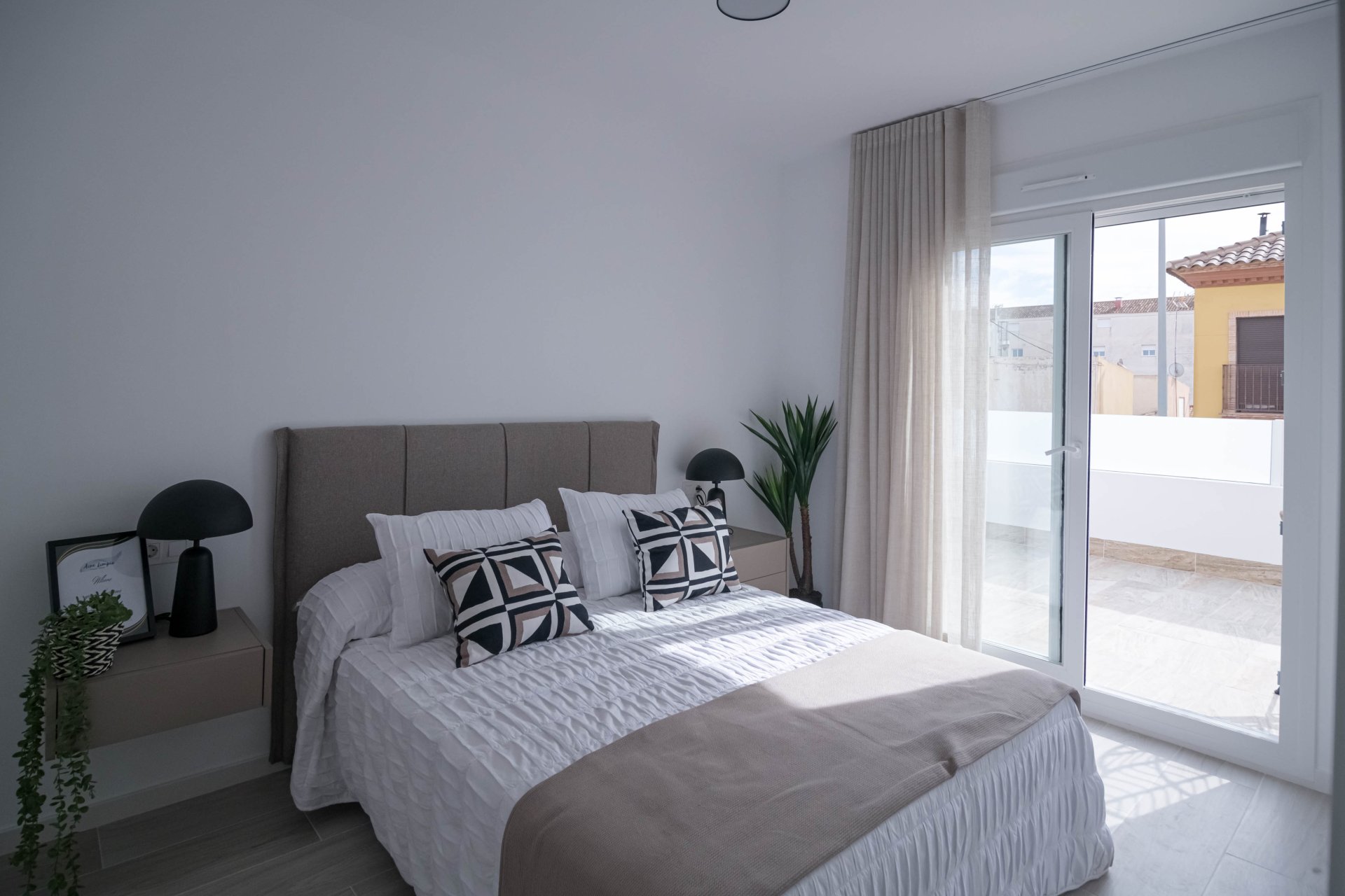 Nieuwbouw Woningen - Herenhuis -
Jerónimo y Avileses