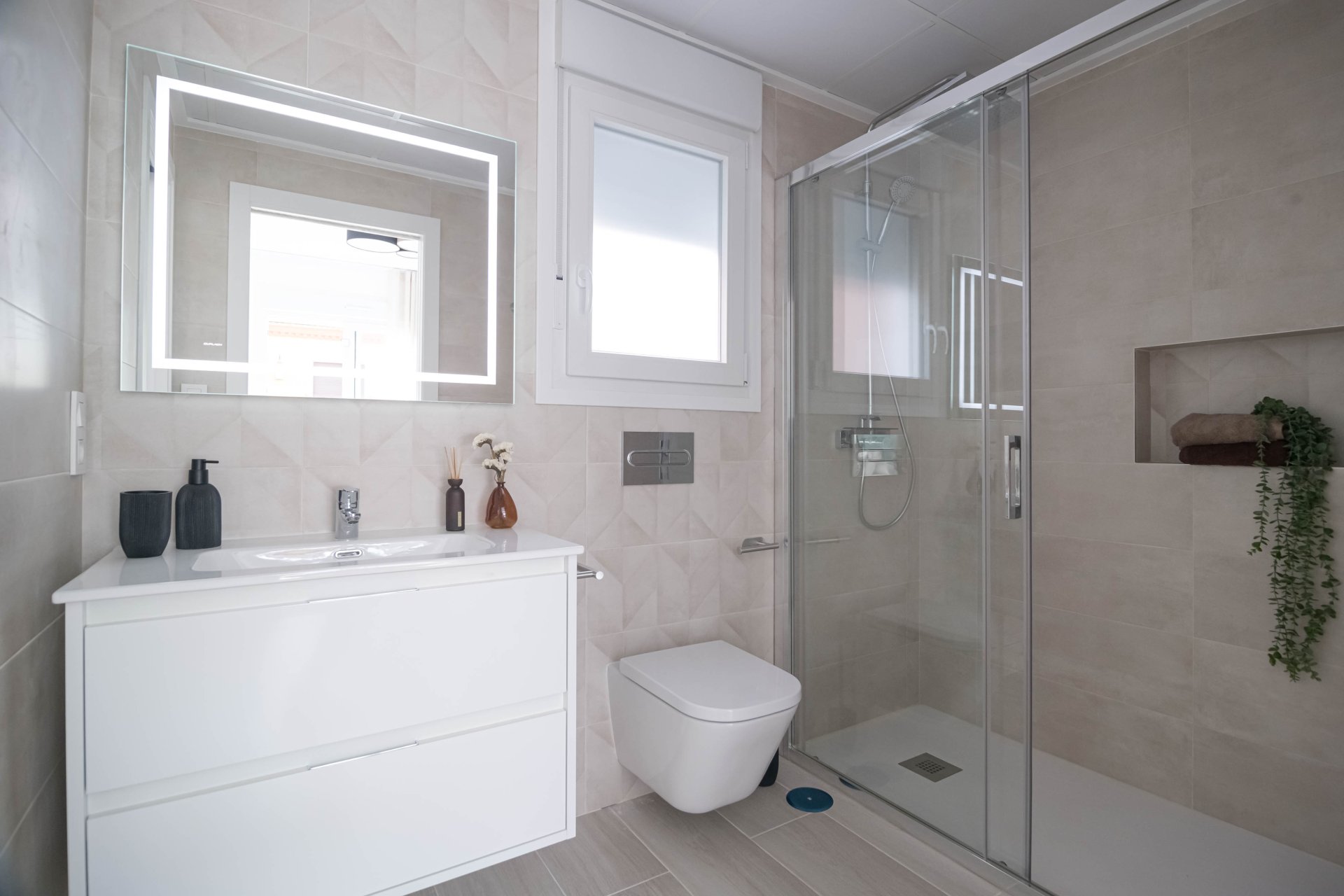 Nieuwbouw Woningen - Herenhuis -
Jerónimo y Avileses