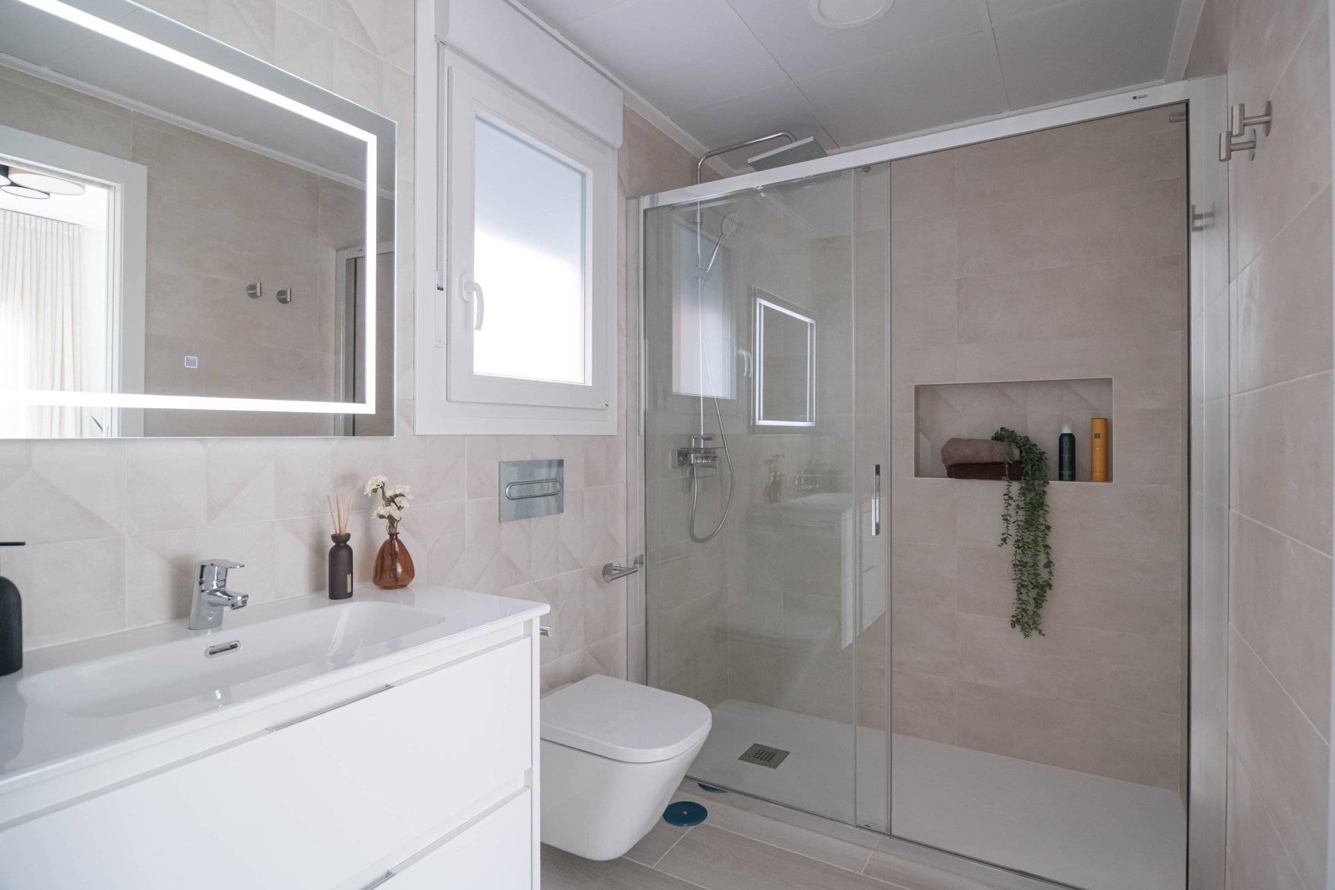 Nieuwbouw Woningen - Herenhuis -
Jerónimo y Avileses