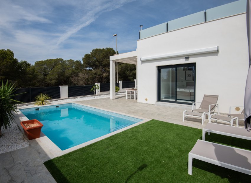 Nieuwbouw Woningen - Villa -
Pinar de Campoverde