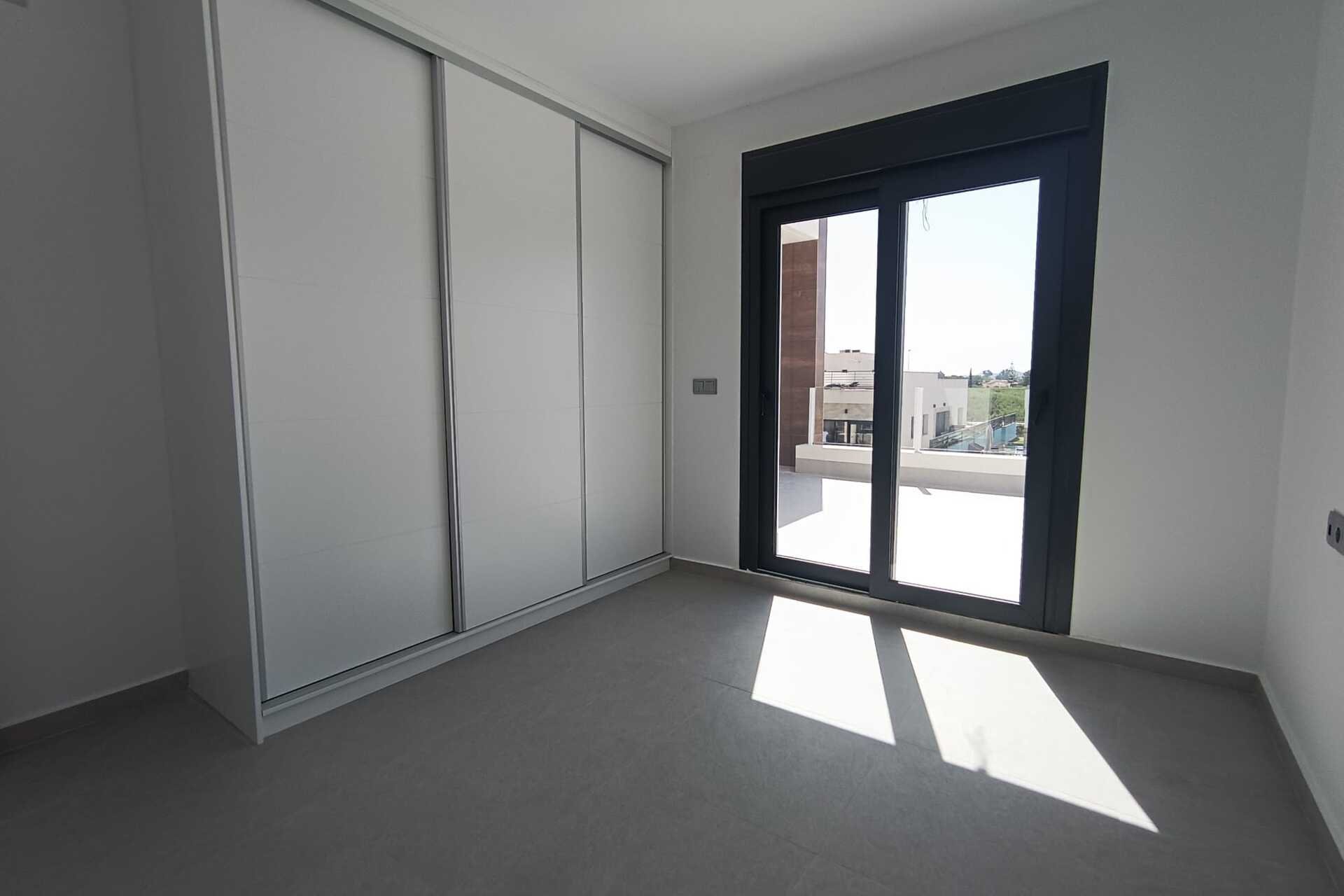 Nybyggnation - Radhus -
Daya Nueva