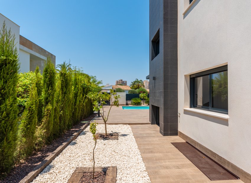 Nybyggnation - Villa -
Playa Paraiso