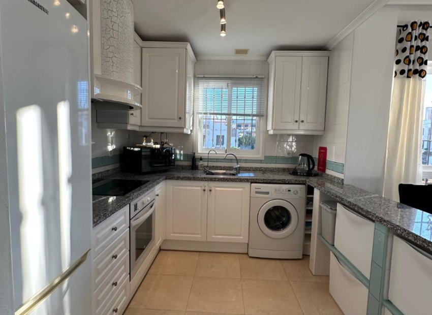 Resale - Apartment -
Campoamor