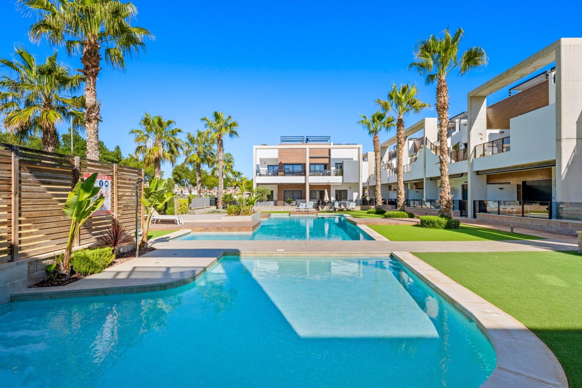 Resale - Apartment / Flat * -
Guardamar del Segura* - El Raso*