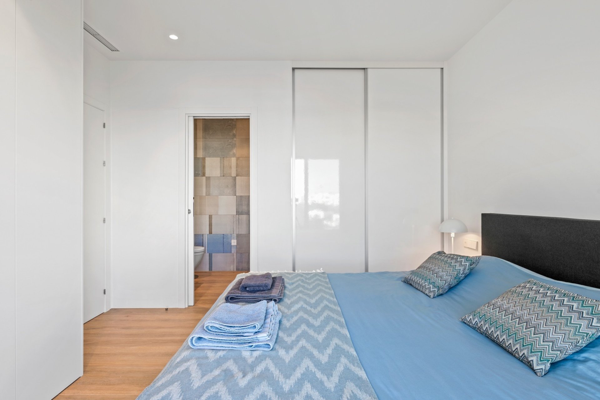 Resale - Apartment -
Las Colinas Golf - Las Colinas Golf Resort