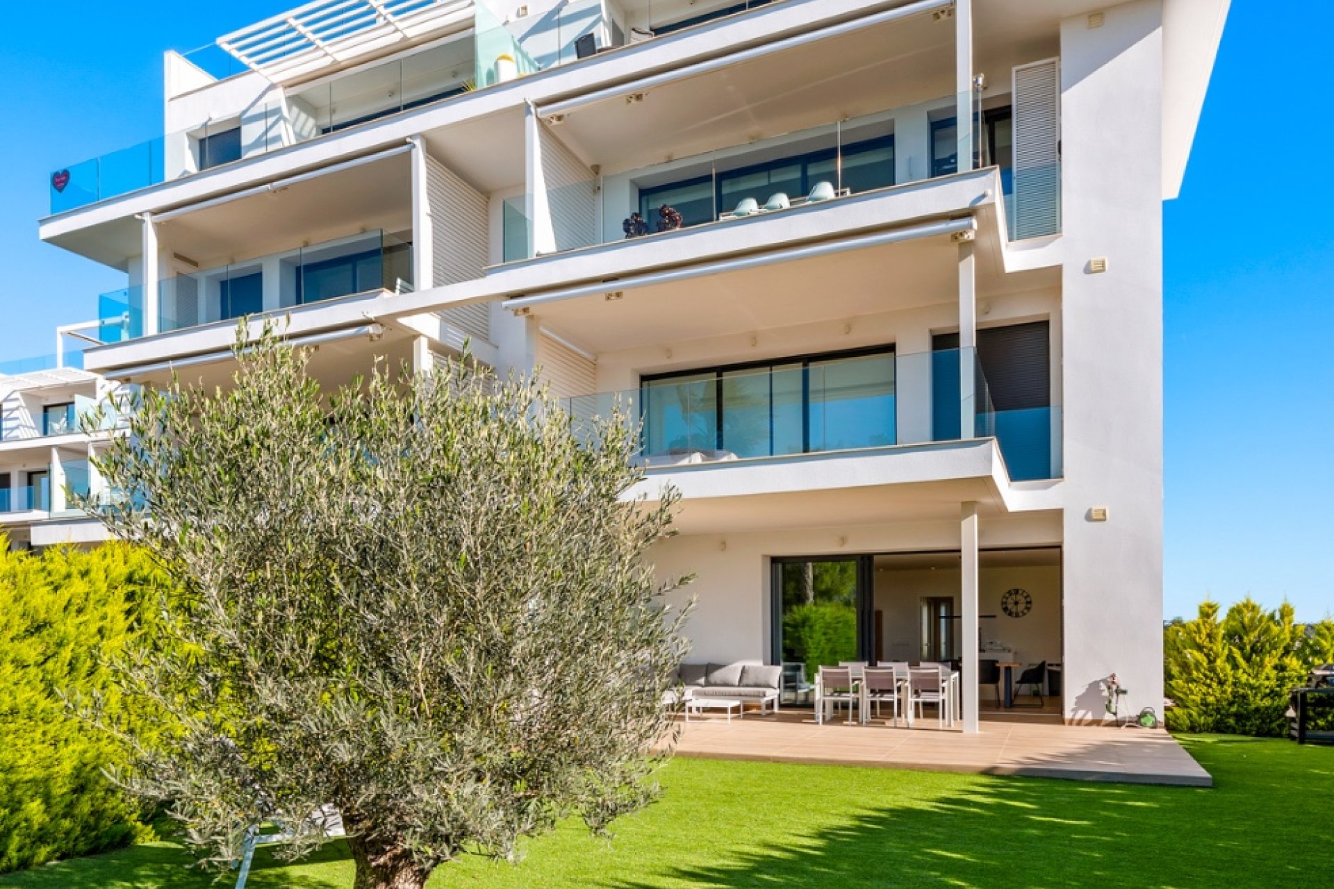 Resale - Apartment -
Las Colinas Golf - Las Colinas Golf Resort