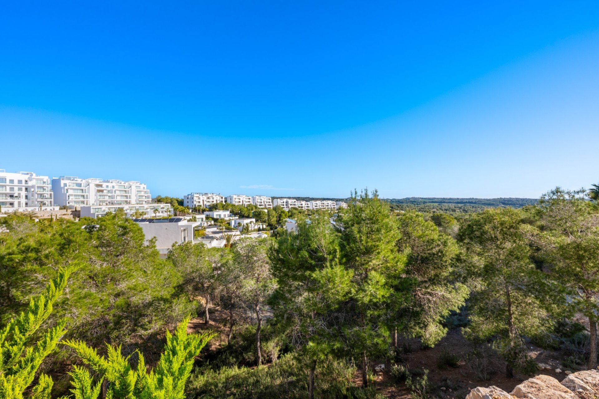 Resale - Apartment -
Las Colinas Golf