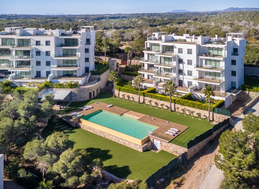 Resale - Apartment -
Las Colinas Golf