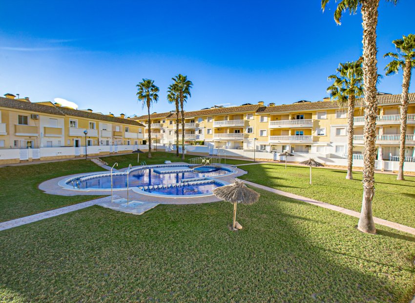 Resale - Apartment -
Lomas de Cabo Roig