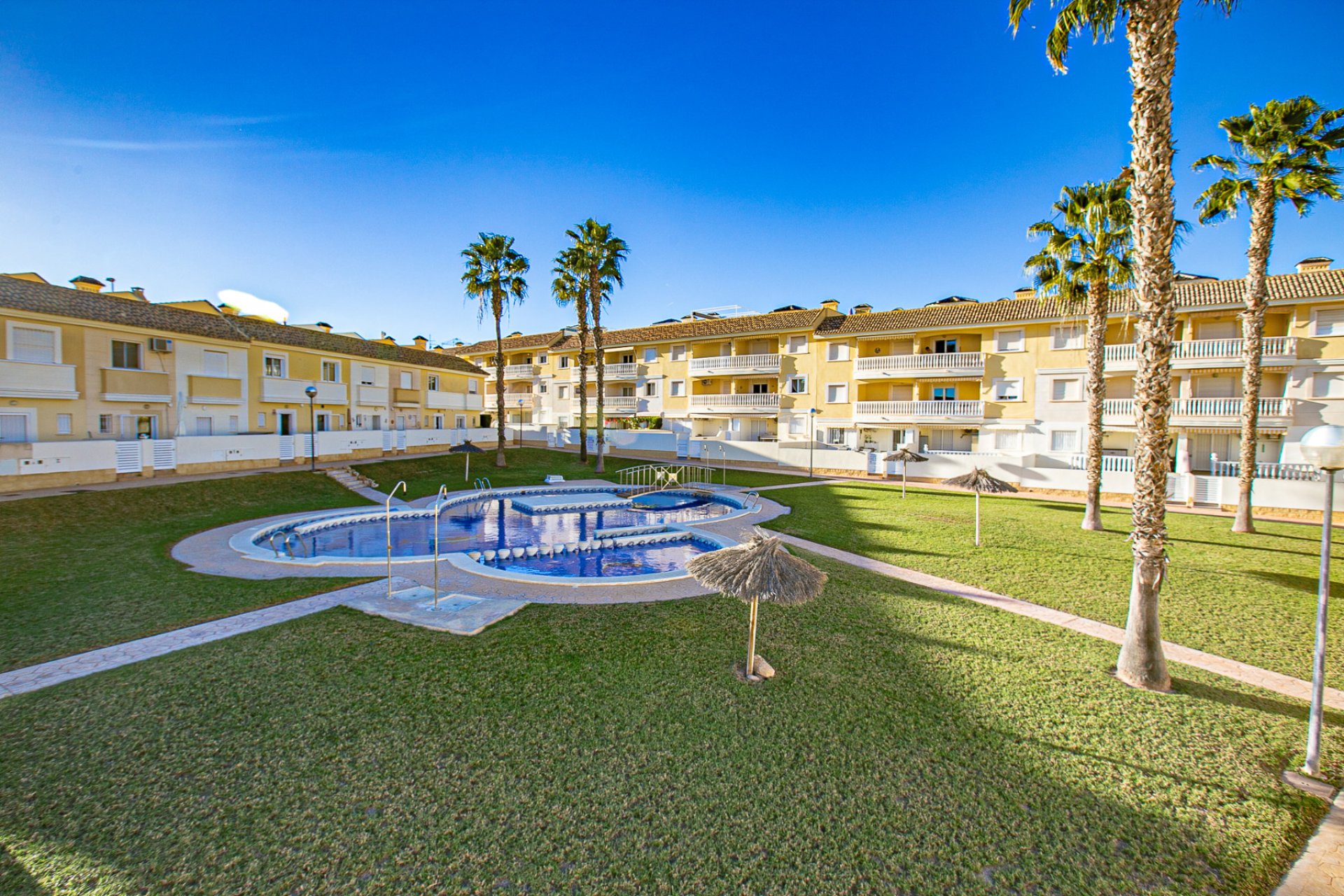Resale - Apartment -
Lomas de Cabo Roig