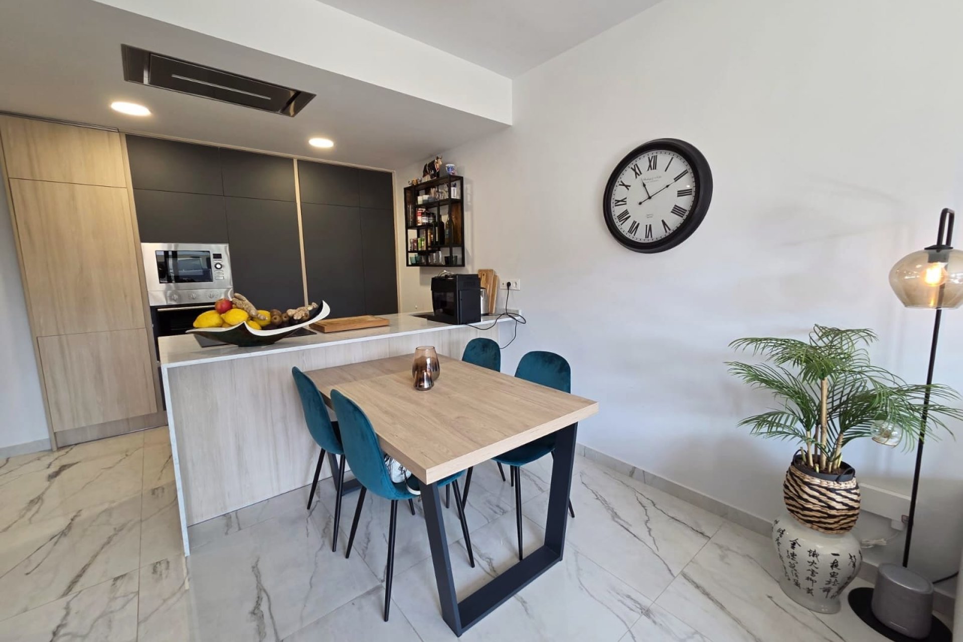 Resale - Apartment -
Los Altos