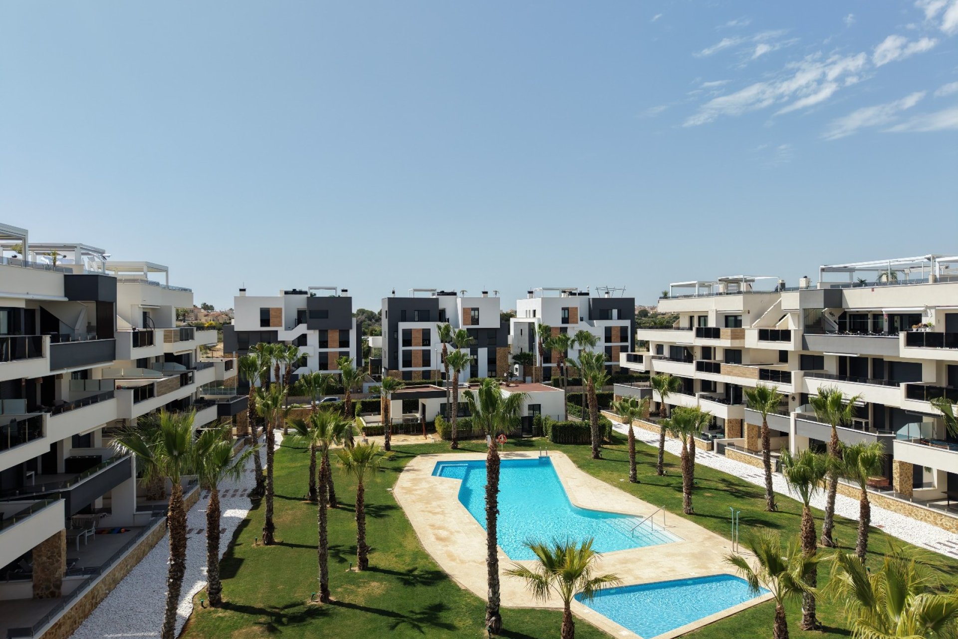 Resale - Apartment -
Los Altos