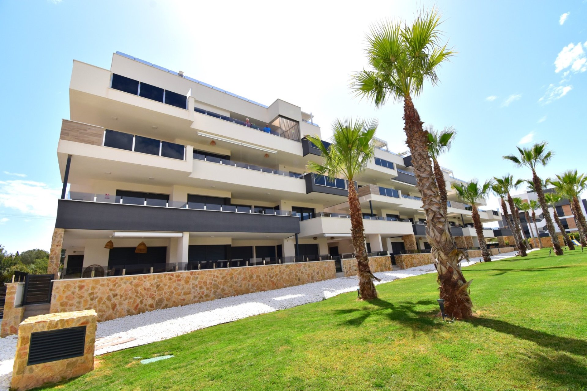 Resale - Apartment -
Los Altos