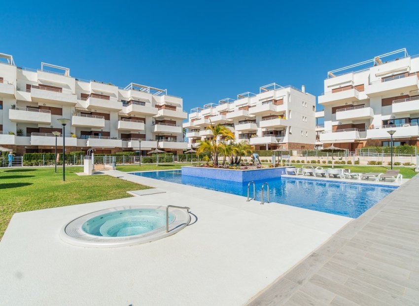 Resale - Apartment -
Orihuela Costa - Dehesa de Campoamor
