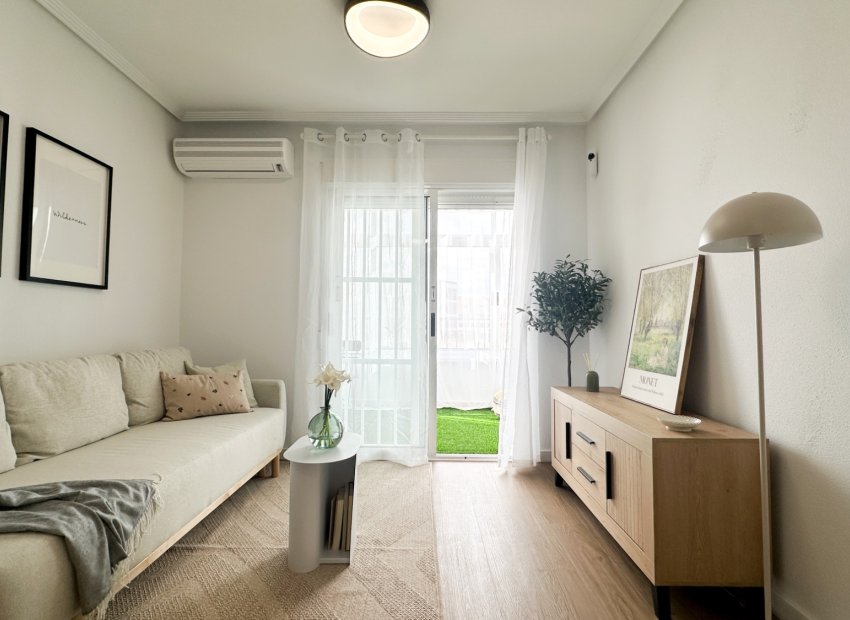 Resale - Apartment -
Orihuela Costa - Playa Flamenca