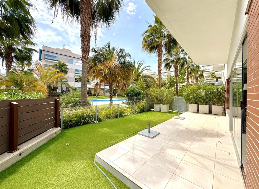 Resale - Apartment -
Orihuela Costa - Villamartin