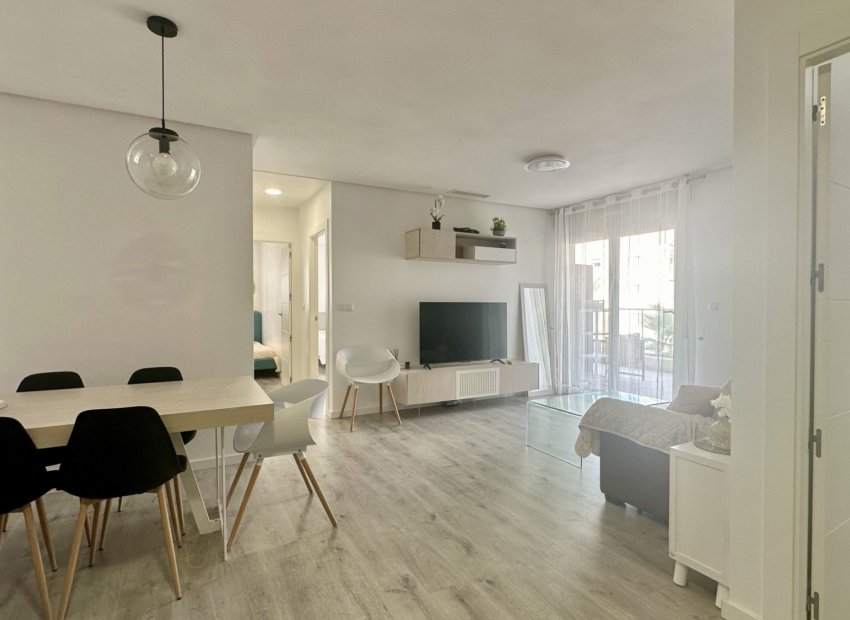 Resale - Apartment -
Orihuela Costa - Villamartin