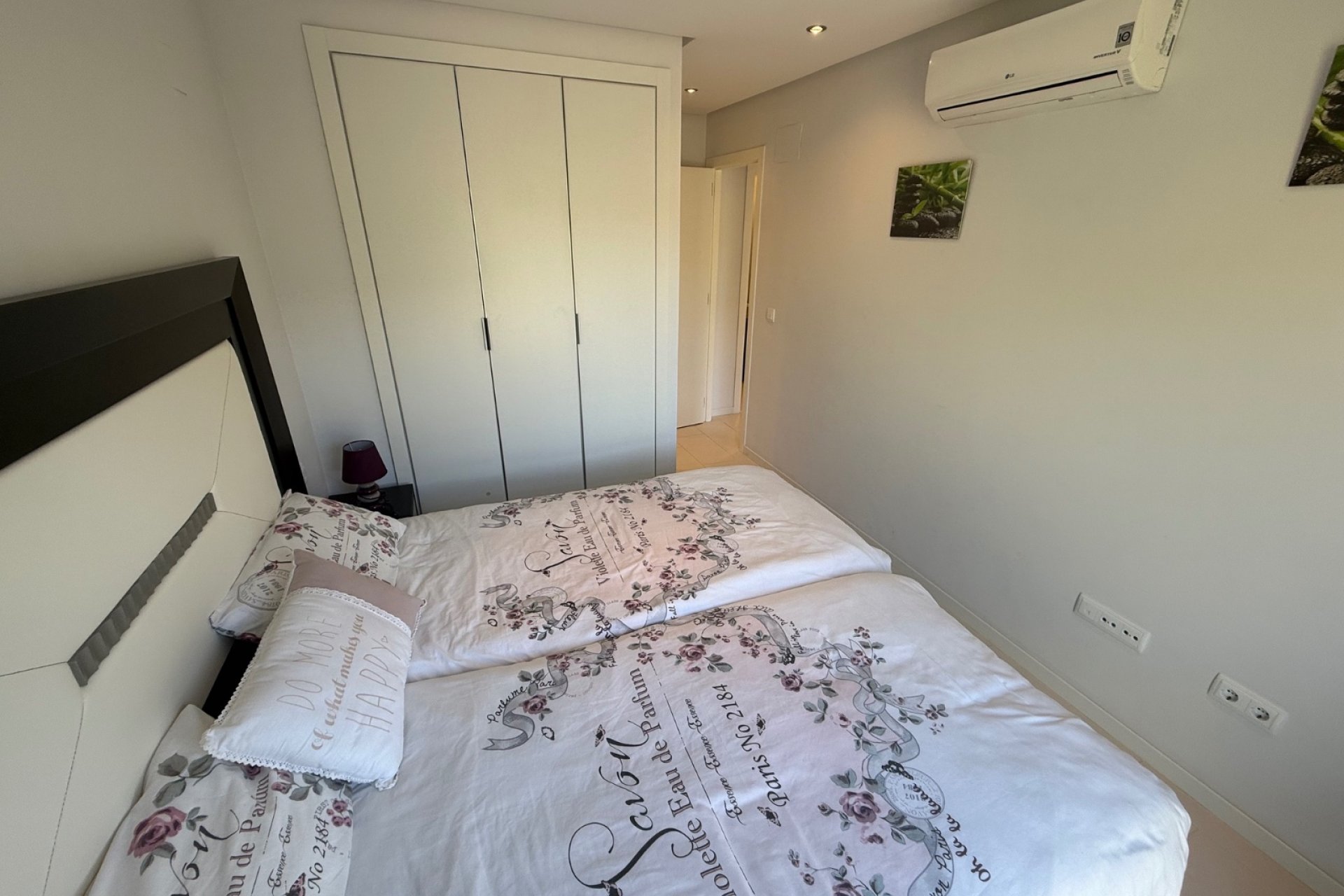 Resale - Apartment -
Orihuela Costa - Villamartin