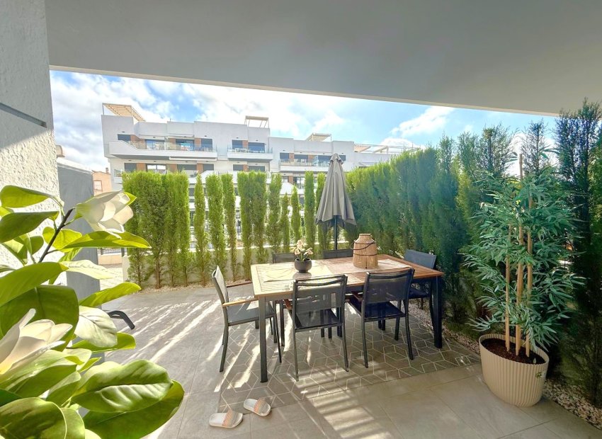 Resale - Apartment -
Orihuela Costa - Villamartin