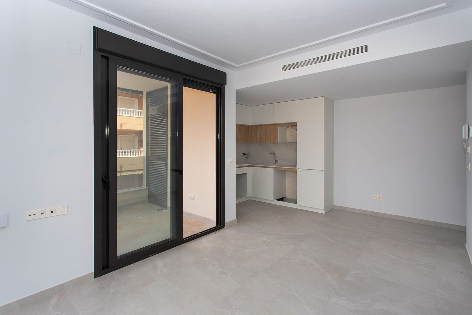 Resale - Apartment -
Torrevieja - Beach