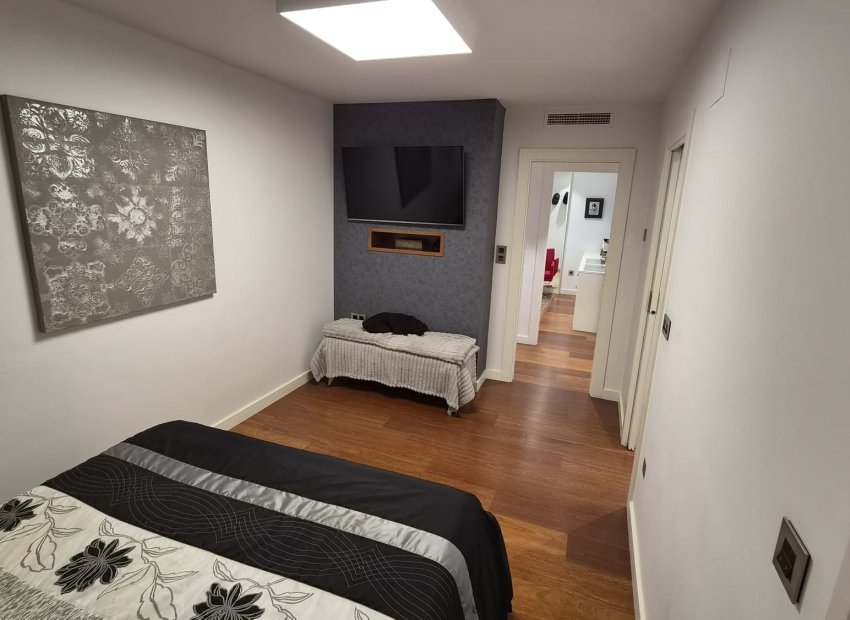 Resale - Apartment -
Torrevieja - Centro