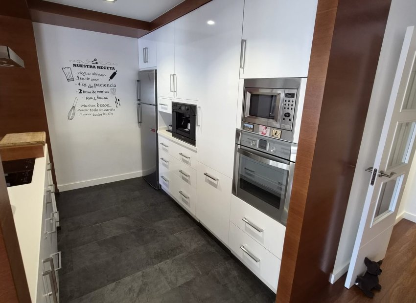 Resale - Apartment -
Torrevieja - Centro