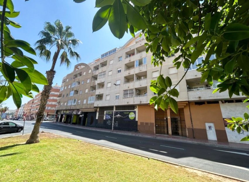 Resale - Apartment -
Torrevieja - Centro
