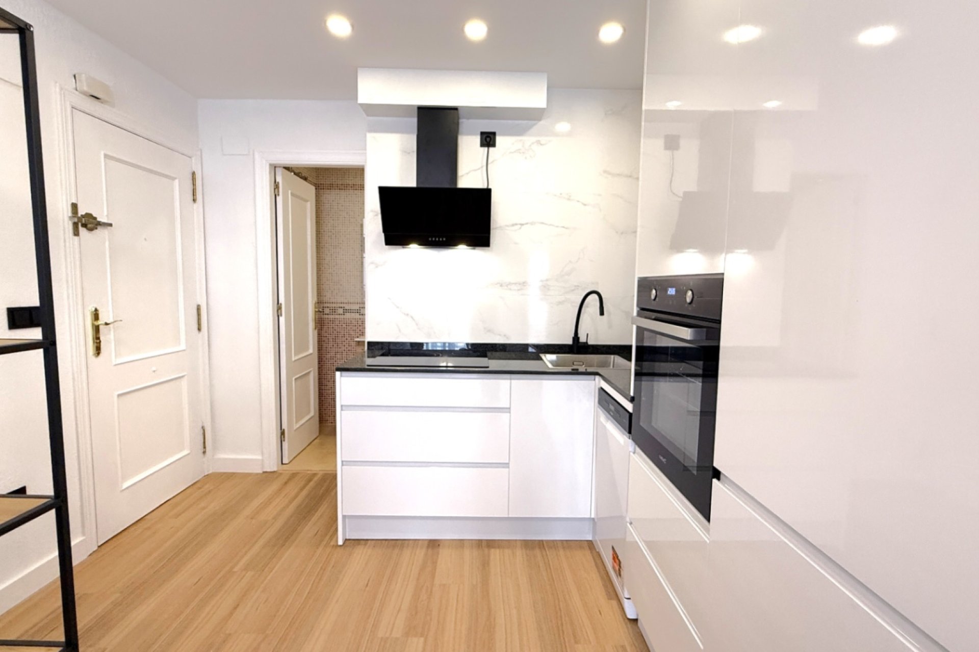 Resale - Apartment -
Torrevieja - Costa Blanca Sur
